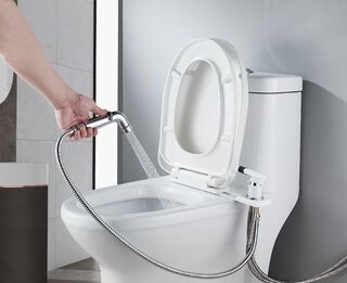Смеситель с гигиеническим душем Lemark Solo (LM7170CW) устаналивается на унитаз